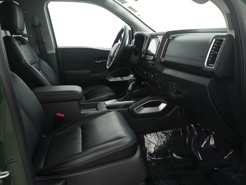 Used 2024 Nissan Frontier SL w/ Technology Package image 13