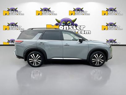 Used 2024 Nissan Pathfinder Platinum