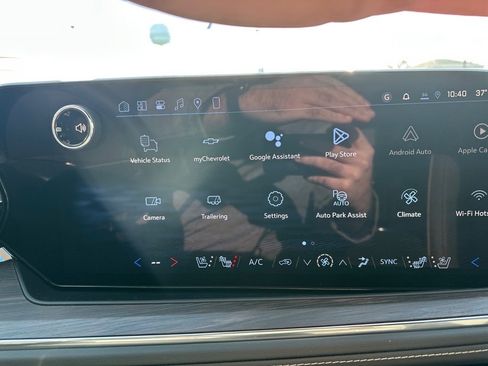 New 2026 Chevrolet Suburban Premier image 32