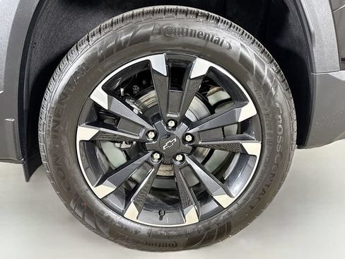 New 2026 Chevrolet Equinox RS w/ Convenience Package III FWD image 32