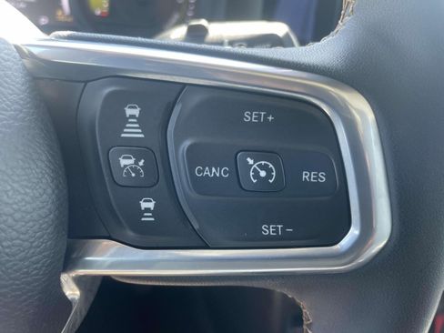 Used 2024 Jeep Wrangler Unlimited Sahara AWD/4WD image 20