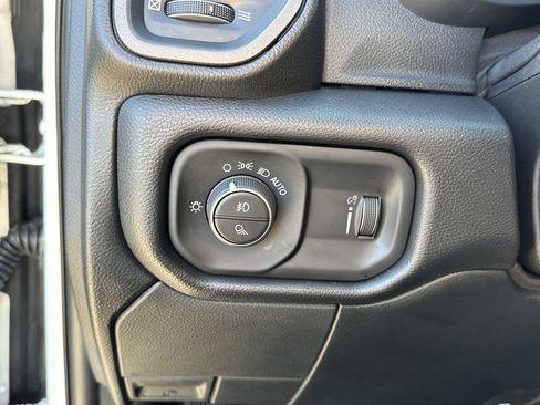 Used 2024 RAM 3500 Tradesman w/ Chrome Appearance Group image 30