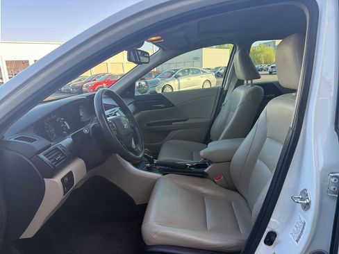 Used 2015 Honda Accord Touring image 12