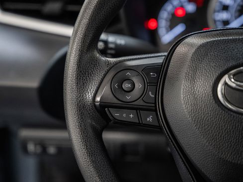 Used 2022 Toyota Corolla LE image 28