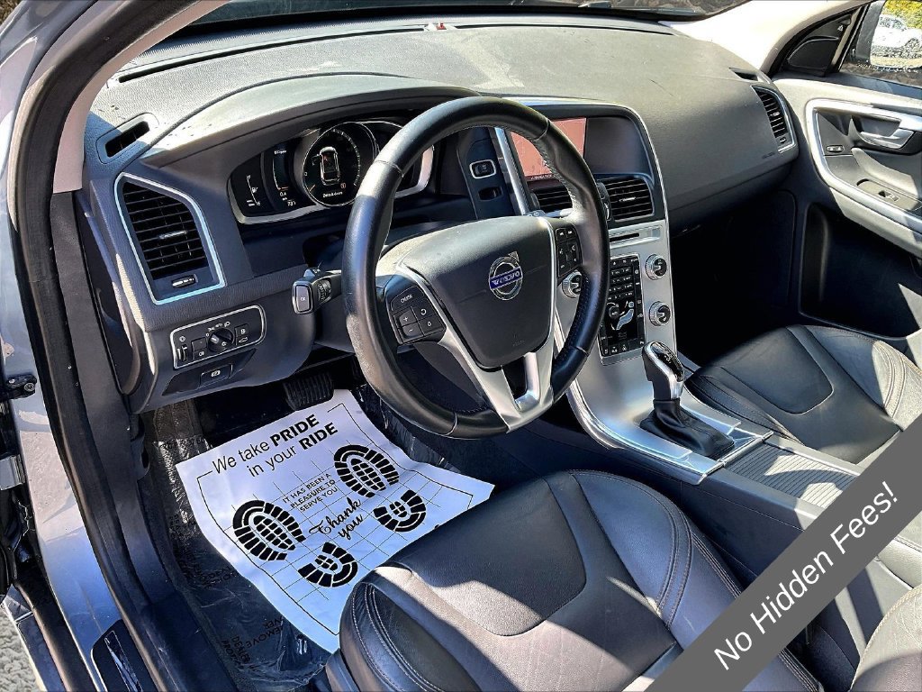 Used 2017 Volvo XC60 T6 Dynamic w/ Preferred Option Package AWD/4WD image 11