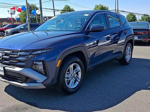 Certified 2025 Hyundai Tucson SE image 4