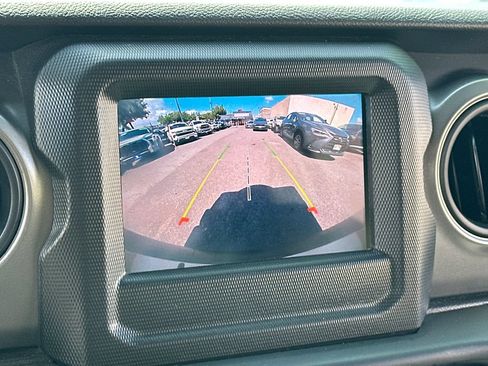 Used 2022 Jeep Wrangler Unlimited Sport AWD/4WD image 17