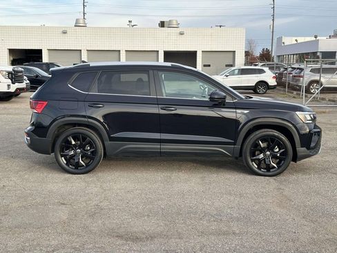 Certified 2023 Volkswagen Taos SE w/ Black Wheel Package image 3