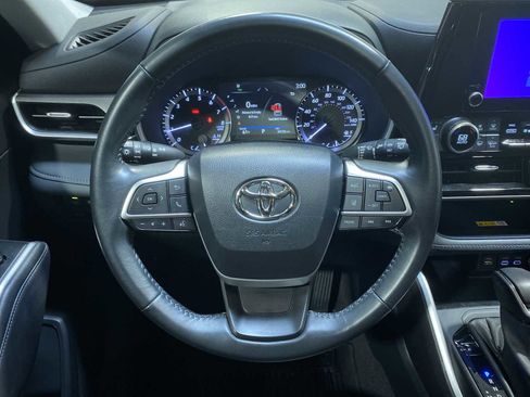 Used 2023 Toyota Highlander XLE image 15