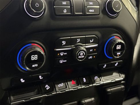 Used 2022 Chevrolet Silverado 1500 LT Trail Boss w/ Convenience Package II image 15