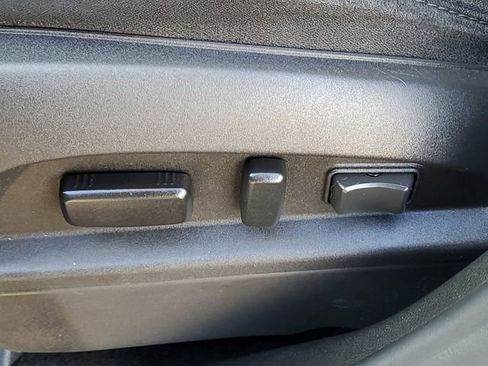 Used 2017 Chevrolet Equinox LT image 18