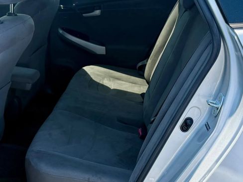 Used 2010 Toyota Prius Three image 9