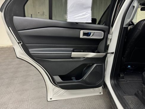 Used 2021 Ford Explorer Limited w/ Equipment Group 301A image 16