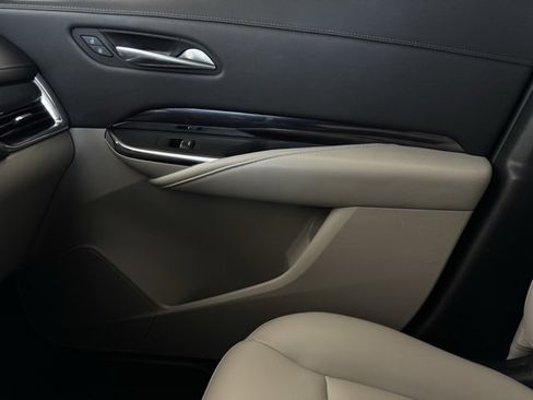 Used 2020 Cadillac XT4 Luxury w/ Cold Weather Package image 29