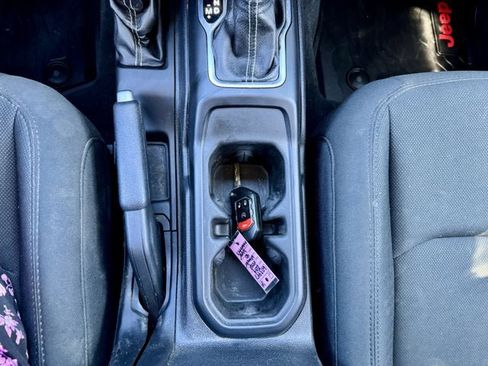 Used 2019 Jeep Wrangler Unlimited Sahara w/ Uconnect 4C Nav & Sound Group AWD/4WD image 20