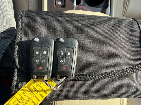 Used 2016 Buick LaCrosse Leather FWD image 23