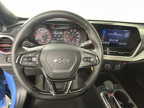 Used 2024 Chevrolet Trax RS w/ Sunroof Package FWD image 15