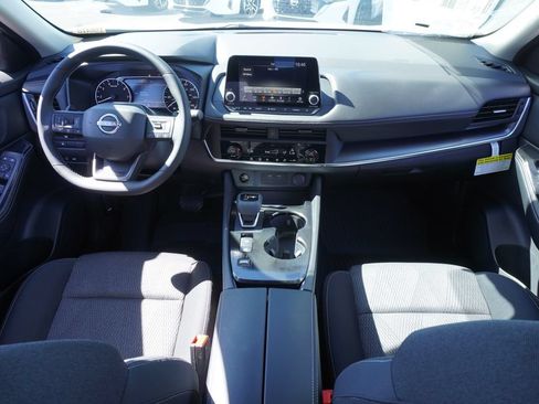 Used 2026 Nissan Rogue SV FWD image 11
