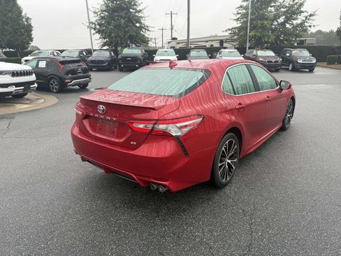 Used 2019 Toyota Camry SE FWD image 8