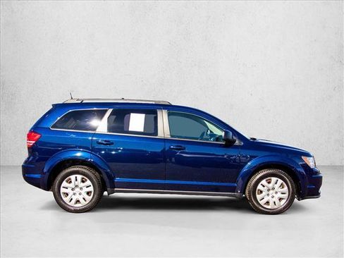 Used 2020 Dodge Journey SE FWD image 4