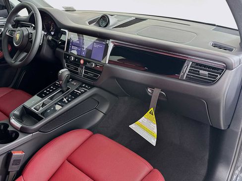 New 2026 Porsche Macan AWD/4WD image 30