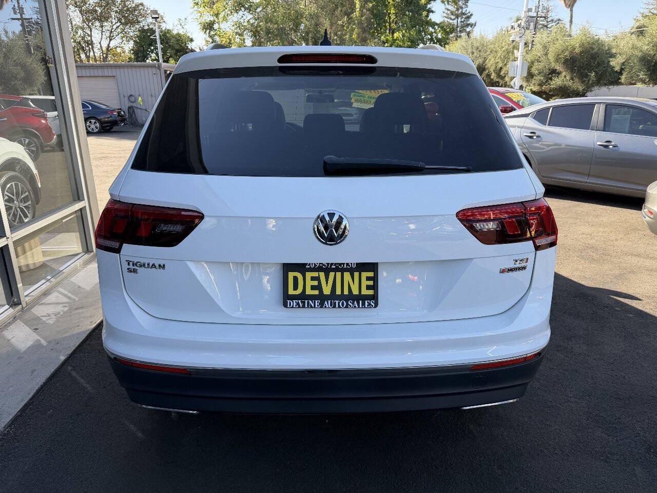Used 2018 Volkswagen Tiguan SE w/ Panoramic Sunroof Package AWD/4WD image 6