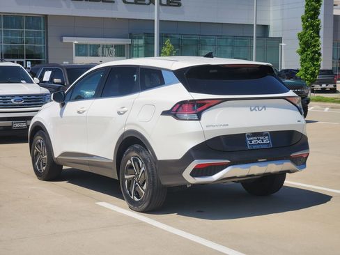 Used 2023 Kia Sportage LX AWD/4WD image 5