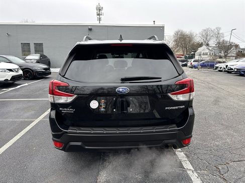 Used 2019 Subaru Forester Premium image 5