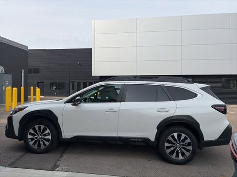 Used 2023 Subaru Outback Limited image 7