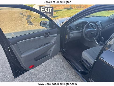 Used 2010 Hyundai Sonata GLS image 19