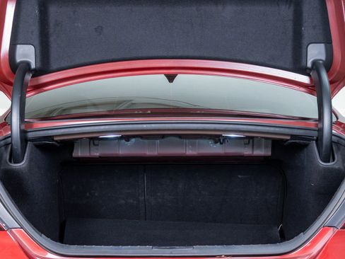 Used 2022 Genesis G70 2.0T image 8