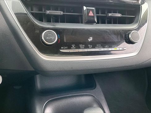 Used 2026 Toyota Corolla LE image 32