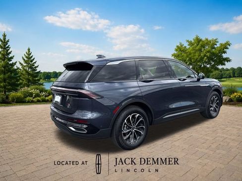 Used 2024 Lincoln Nautilus Premier AWD/4WD image 7