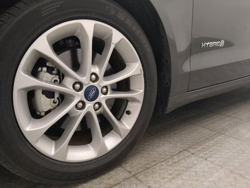 Used 2019 Ford Fusion SE FWD image 31