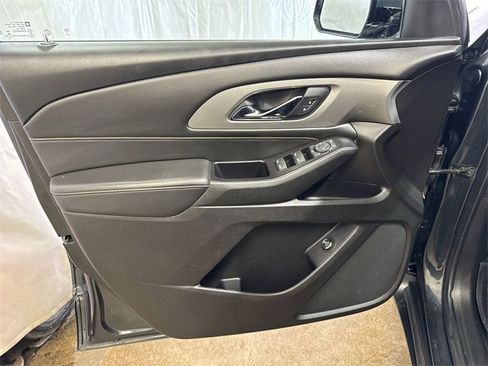 Used 2020 Chevrolet Traverse LT w/ LPO, Floor Liner Package image 23