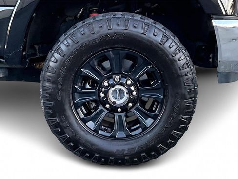 Used 2022 Ford F250 Lariat w/ Tremor Off-Road Package image 32