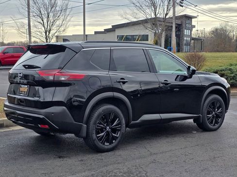 Used 2023 Nissan Rogue SV w/ SV Premium B Package image 5