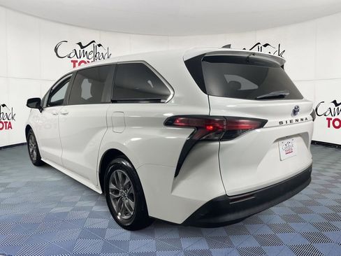 Used 2022 Toyota Sienna LE image 6