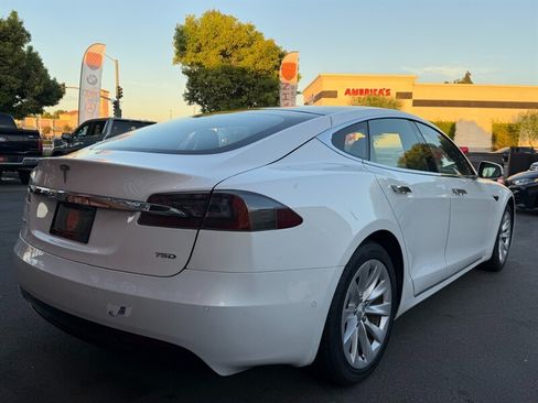 Used 2018 Tesla Model S 75D AWD/4WD image 17