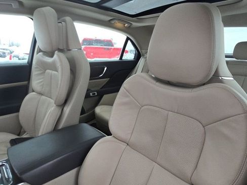 Used 2020 Lincoln Continental Reserve image 17