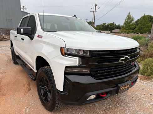 Used 2021 Chevrolet Silverado 1500 LT Trail Boss w/ LT Trail Boss Premium Package AWD/4WD image 2