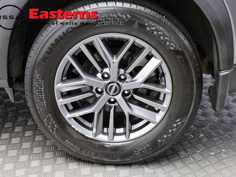 Used 2023 Nissan Rogue S AWD/4WD image 8