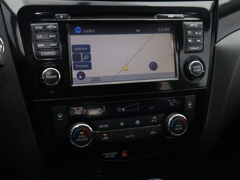 Used 2018 Nissan Rogue Sport SV w/ SV Technology Package image 25