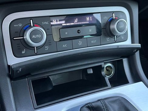 Used 2017 Volkswagen Touareg V6 image 38