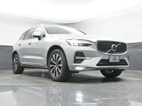 Used 2023 Volvo XC60 B5 Plus w/ Climate Package AWD/4WD image 11