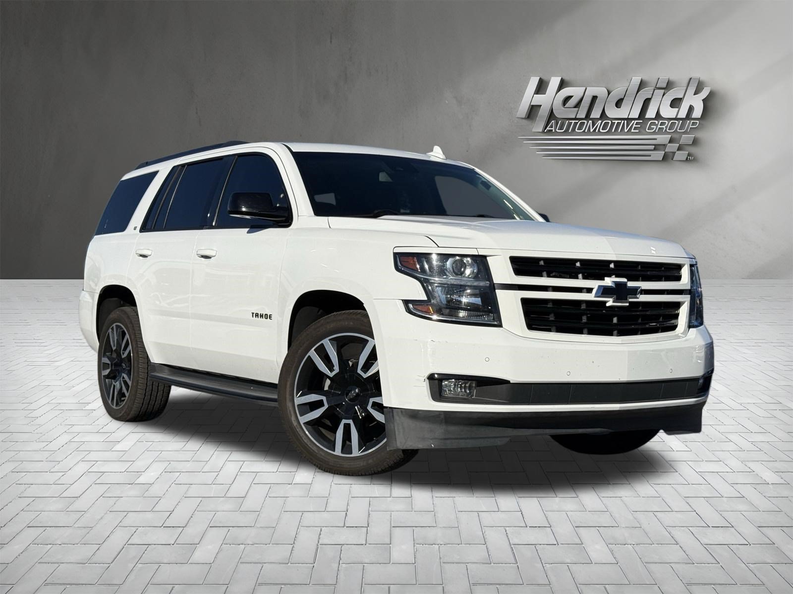 Used 2018 Chevrolet Tahoe LT w/ Luxury Package RWD image 2