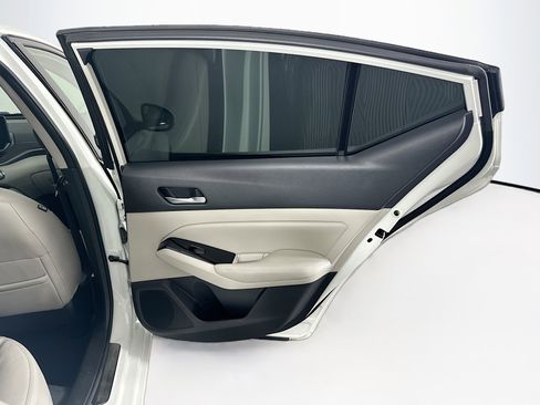 Used 2023 Nissan Altima 2.5 SL FWD image 30