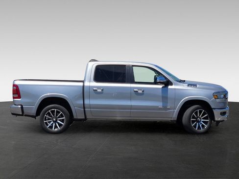 Used 2022 RAM 1500 Laramie AWD/4WD image 3