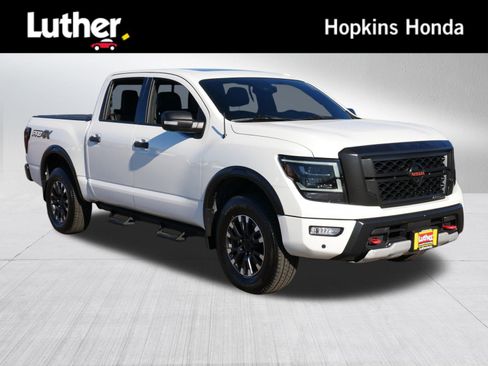 Used 2020 Nissan Titan PRO-4X w/ Pro-4x Convenience Package image 1