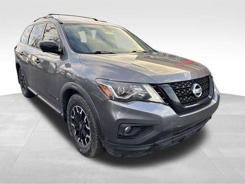 Used 2019 Nissan Pathfinder SL image 1